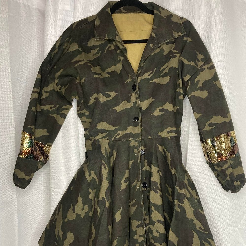 Women's XL Camouflage Jacket With Sequins